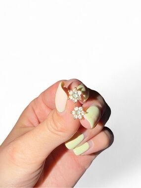 14K Gold Delicate Flower Stud Earrings - With Emerald